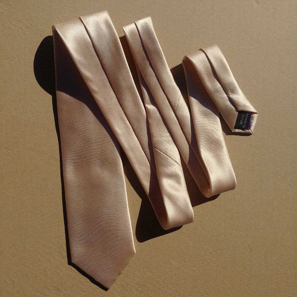 Montebello Italia 100% silk pale gold light tan tie solid